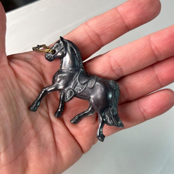 Vintage Pot Metal Toy Horses Lot of 5 Carnival Prize with Chain 2" Tall - Picture 8 of 10